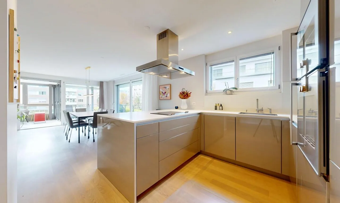 Elegante appartamento di 4,5 stanze a Zumikon - Foto 2 di 11