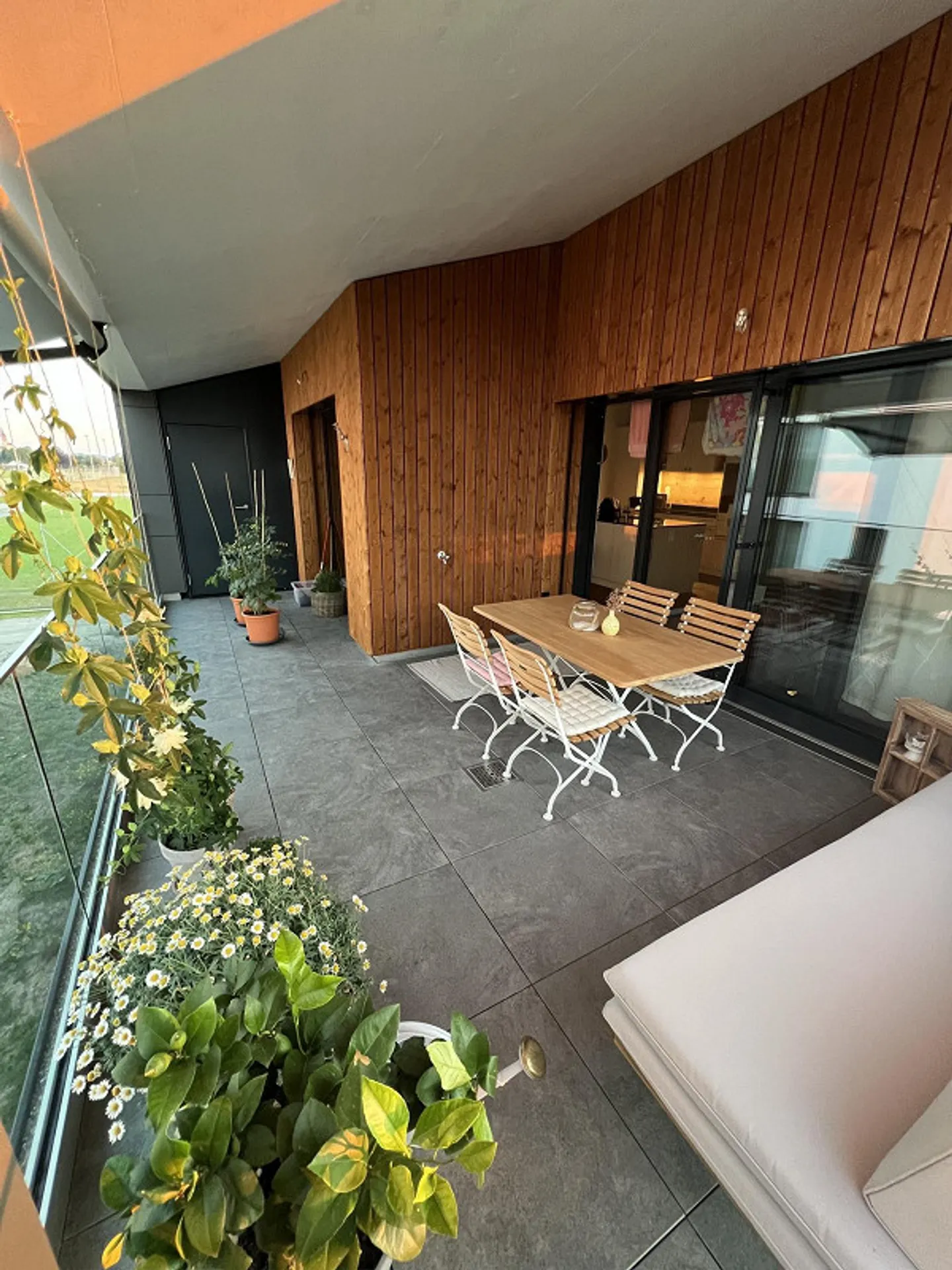 Moderne 3.5-Zimmer-Wohnung mit Seesicht - Foto 9 von 16