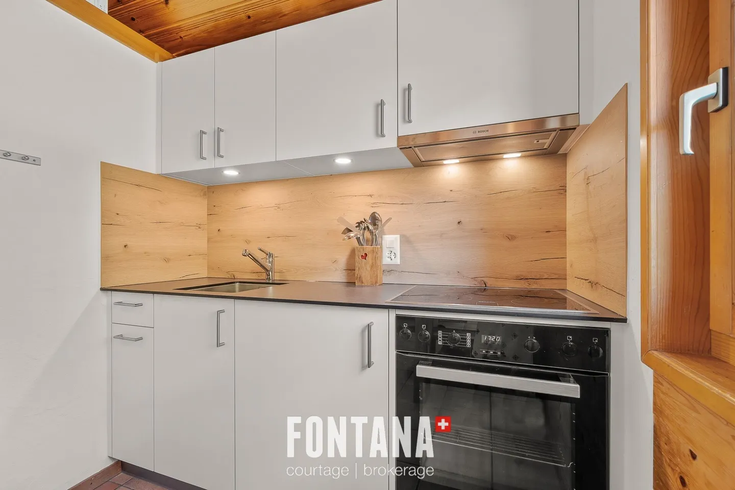 PPE Chalet L'Étoile Studio with Gallery Lot 5 - Photo 3 of 11