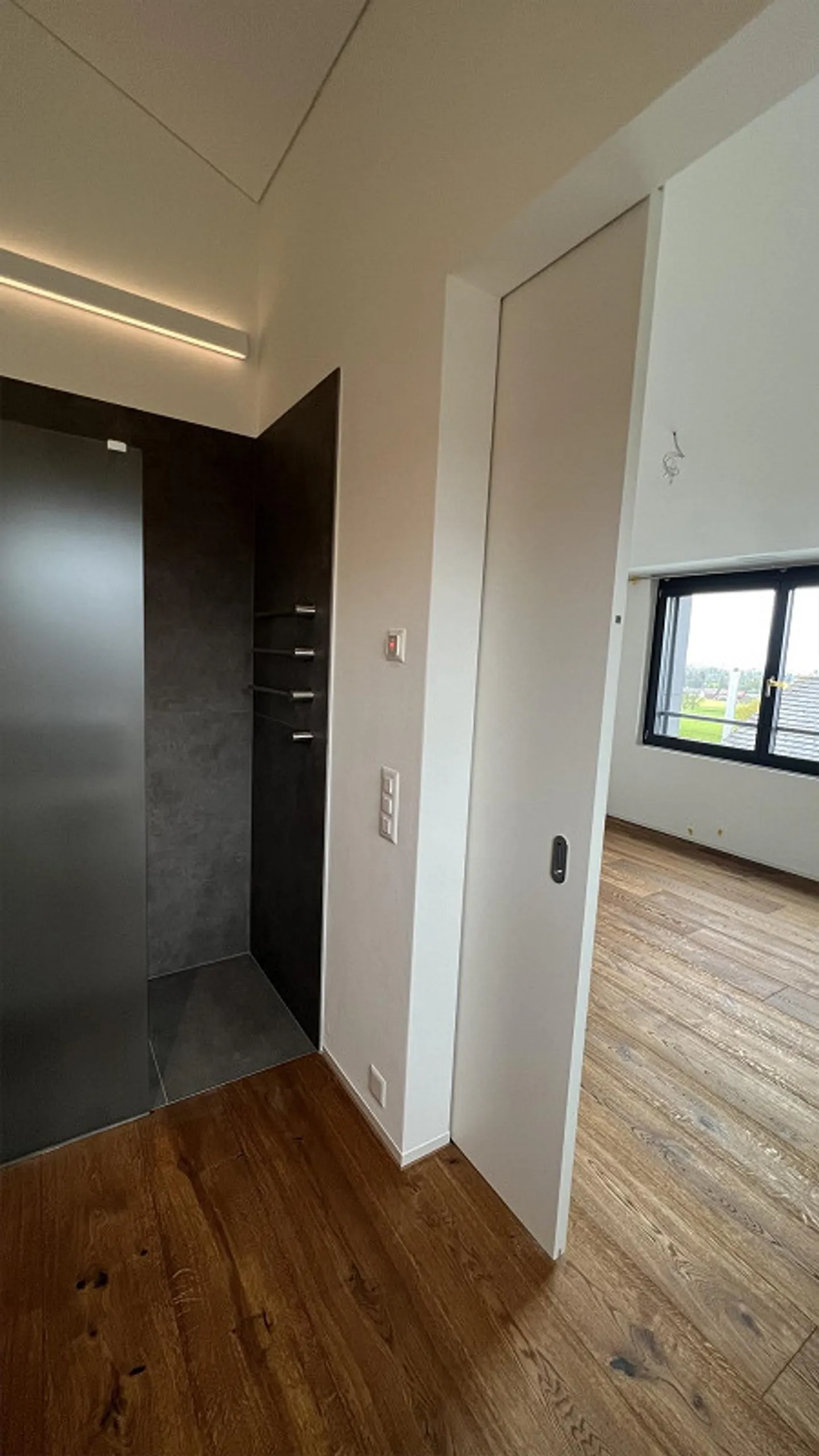 Moderne 3.5-Zimmer-Wohnung mit Seesicht - Foto 12 von 16