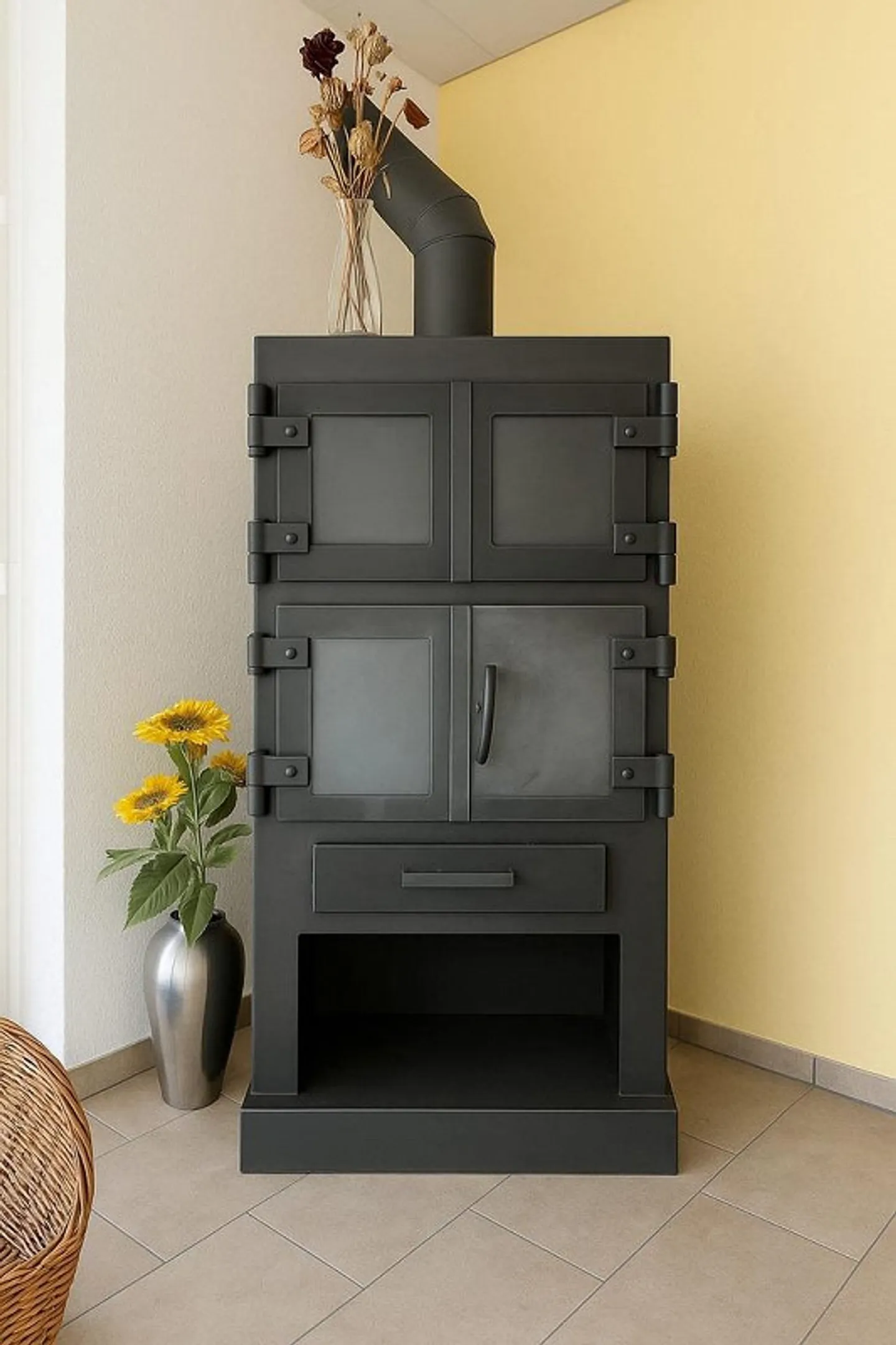 Large Single-Family House with Plenty of Surroundings near Frauenfeld - Photo 8 of 10