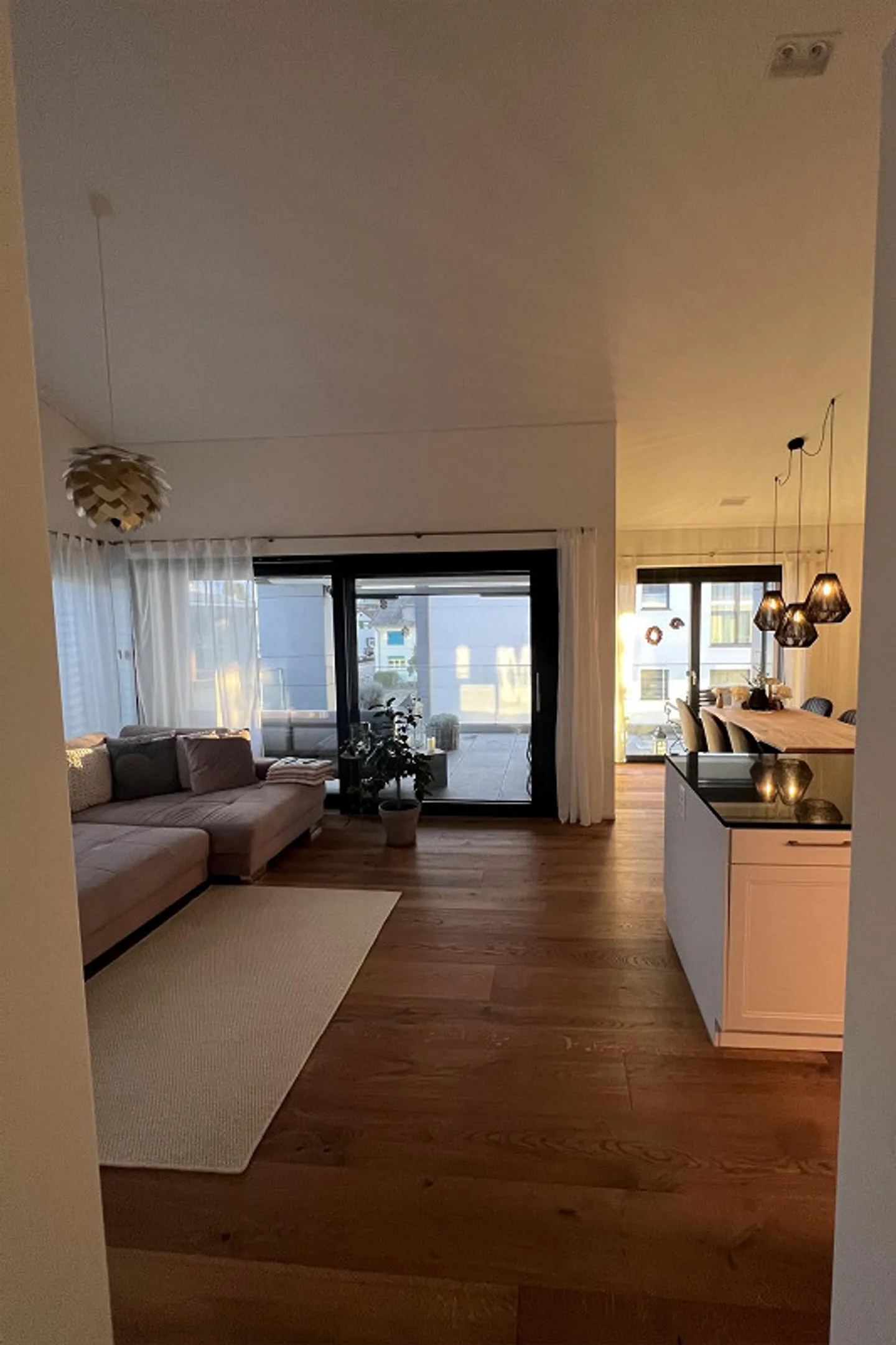 Moderne 3.5-Zimmer-Wohnung mit Seesicht - Foto 5 von 16