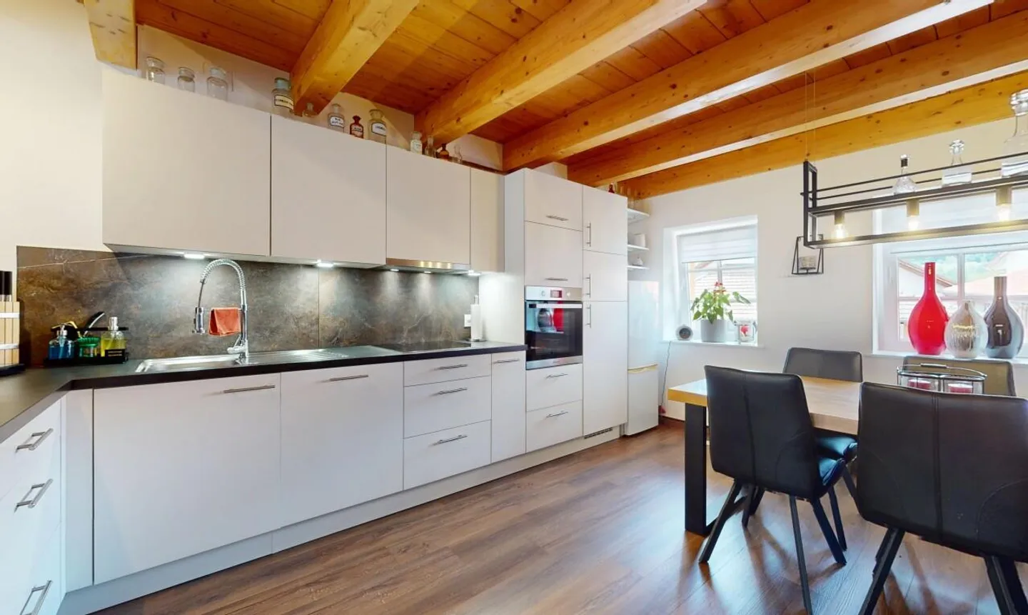 Spacious multi-family house with 3 units in a quiet location - Photo 11 of 13