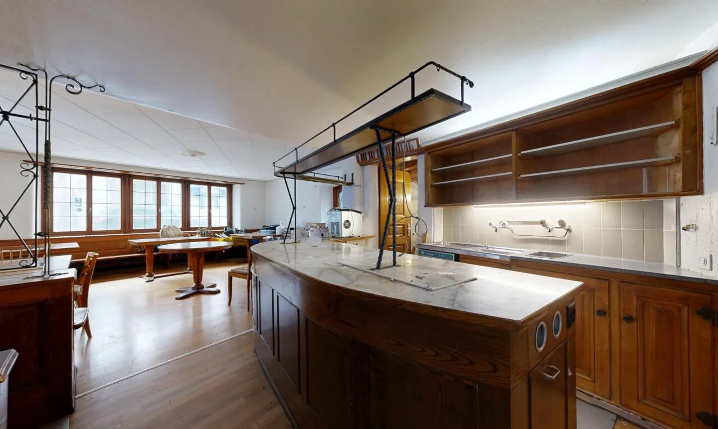 Building with high potential in the center of La Neuveville - Photo 4 of 13