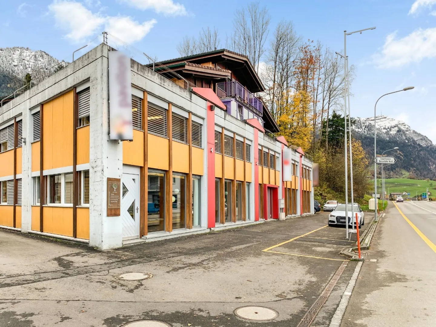 Spazio commerciale di 75 m2 con collegamento autostradale - Foto 1 di 3
