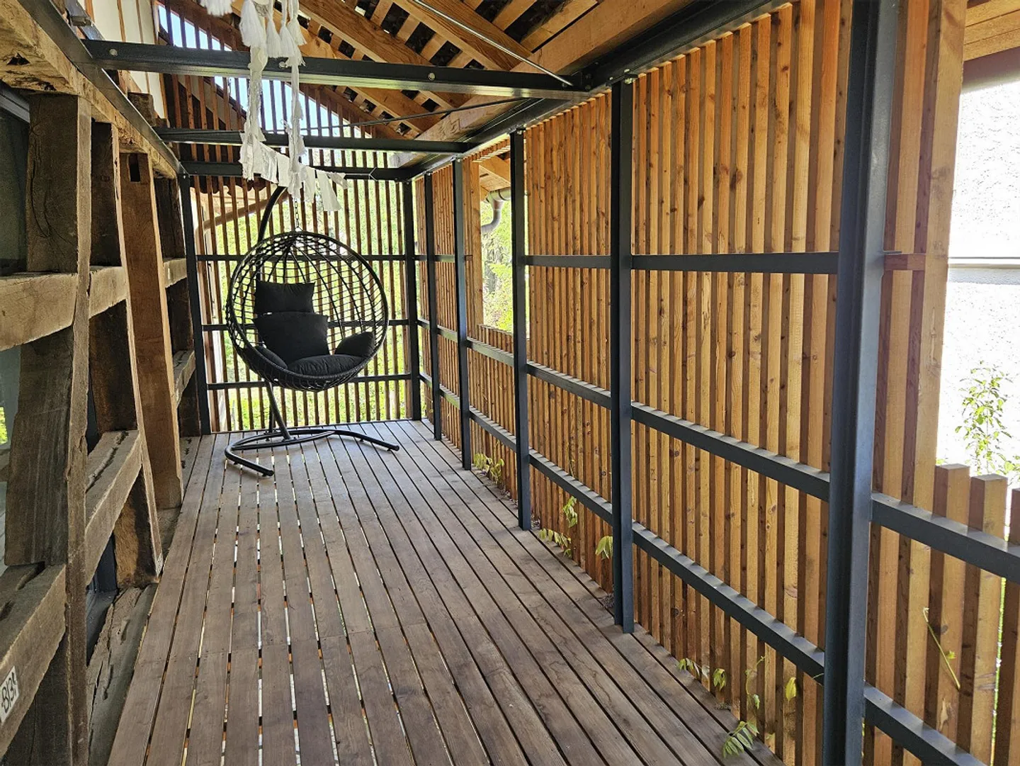 Maison à colombages moderne avec une histoire émouvante au centre du village - Photo 12 sur 16