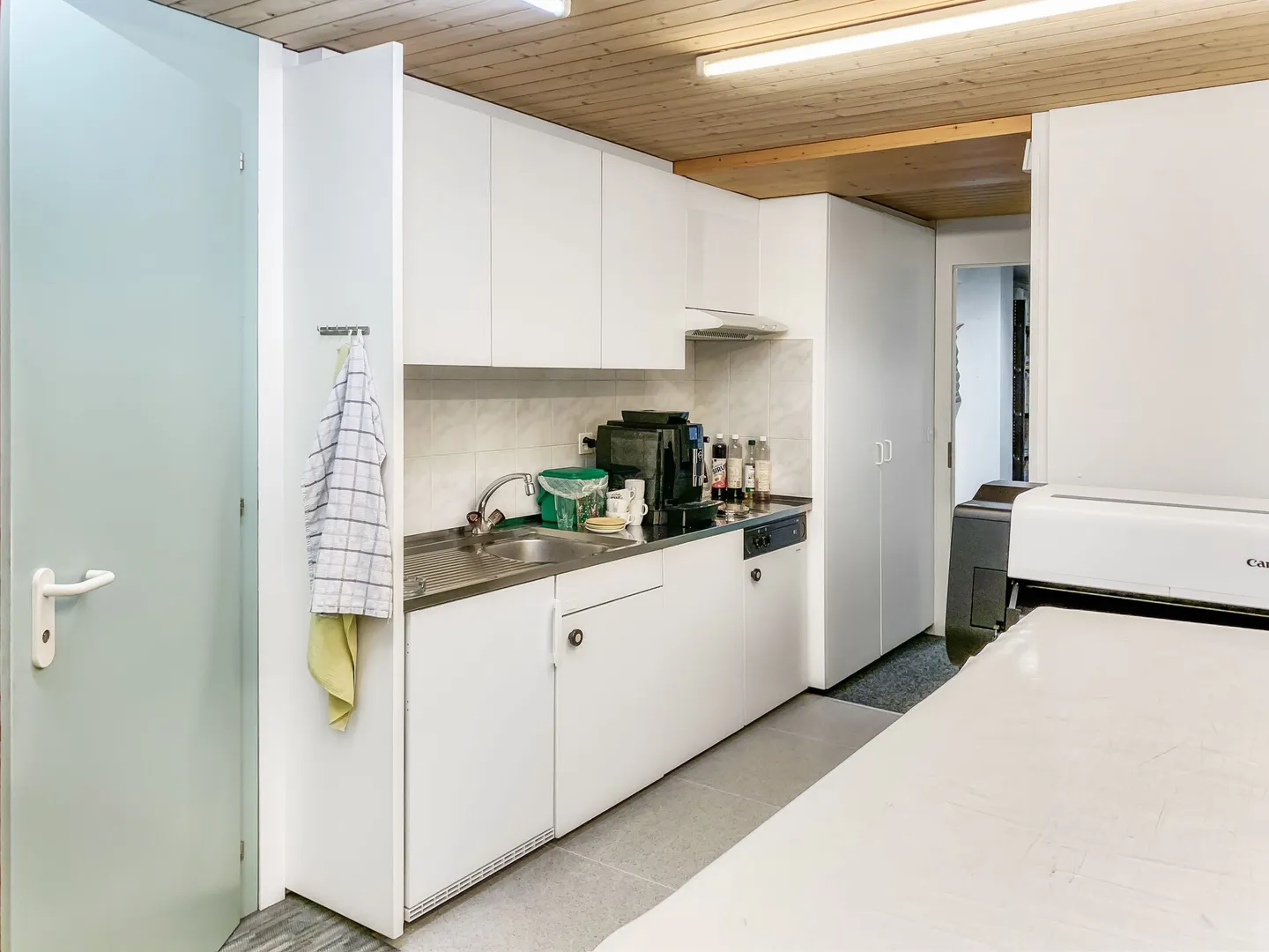 Spazio commerciale di 75 m2 con collegamento autostradale - Foto 3 di 3