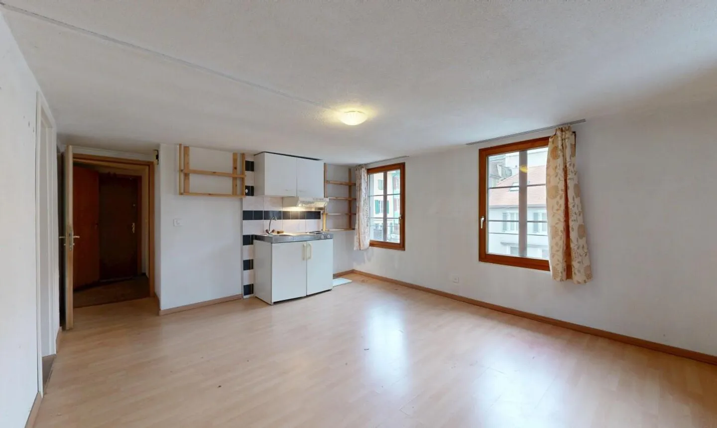 Building with high potential in the center of La Neuveville - Photo 7 of 13