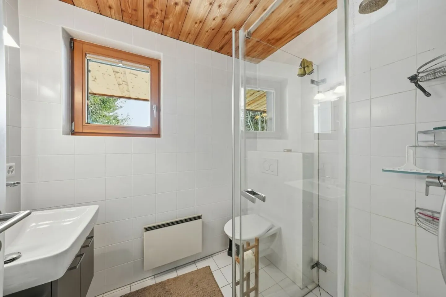 Chalet with Alpine Views - Photo 10 of 13