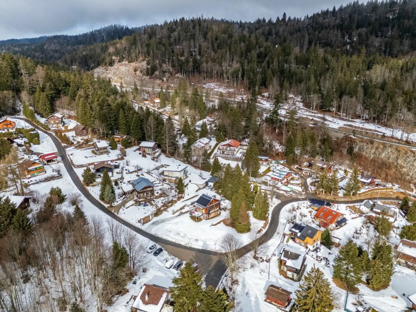 Chalet with Alpine Views - Photo 11 of 13