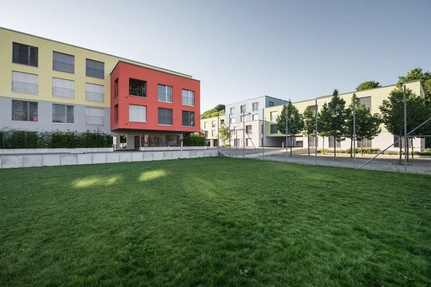 Spazioso, moderno, perfettamente situato = La tua nuova casa - Foto 11 di 12