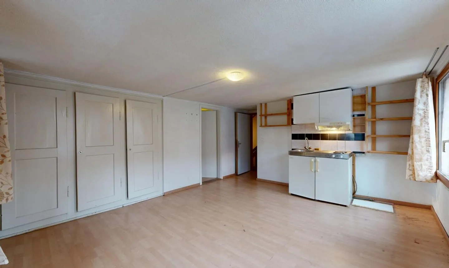 Building with high potential in the center of La Neuveville - Photo 8 of 13