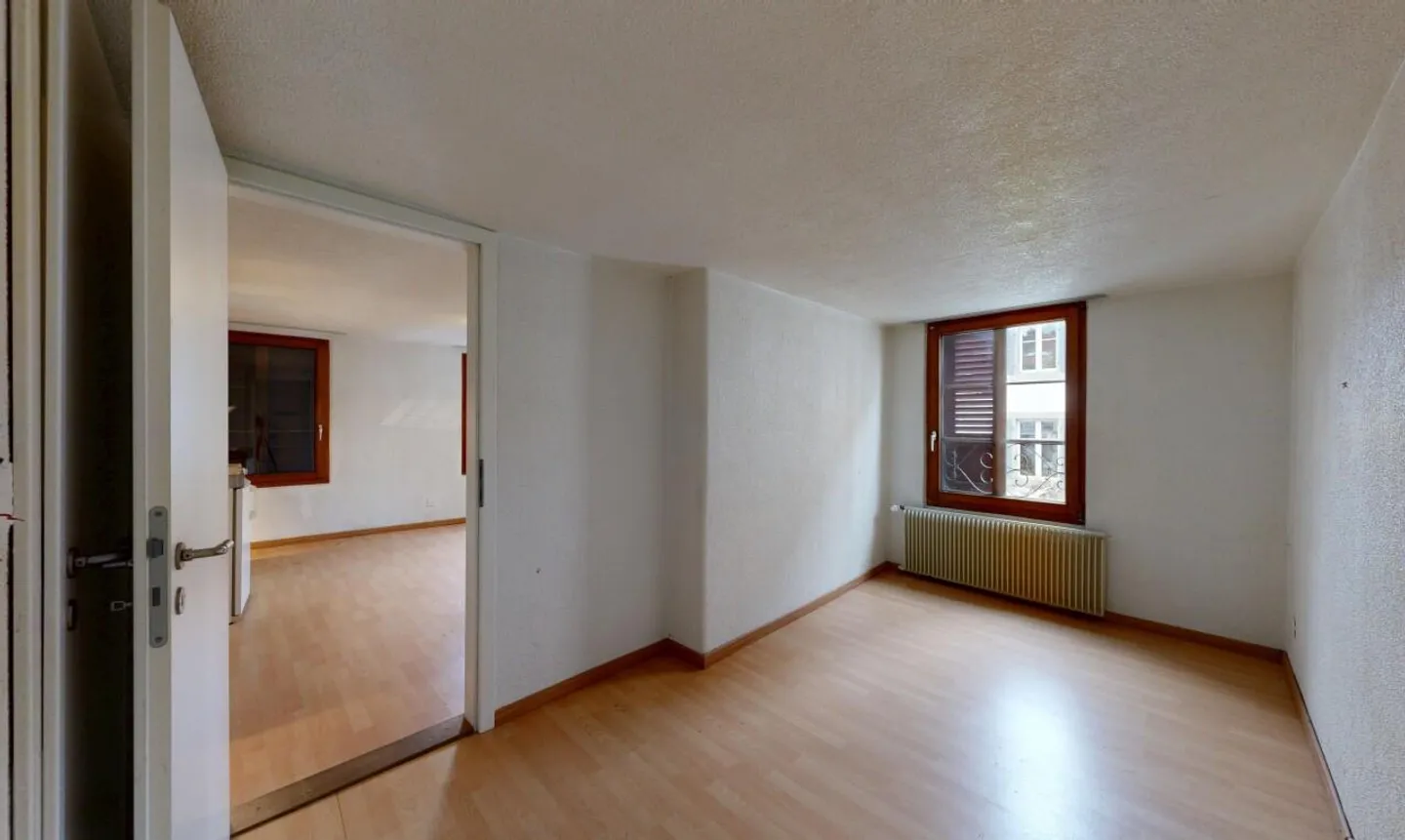 Building with high potential in the center of La Neuveville - Photo 9 of 13