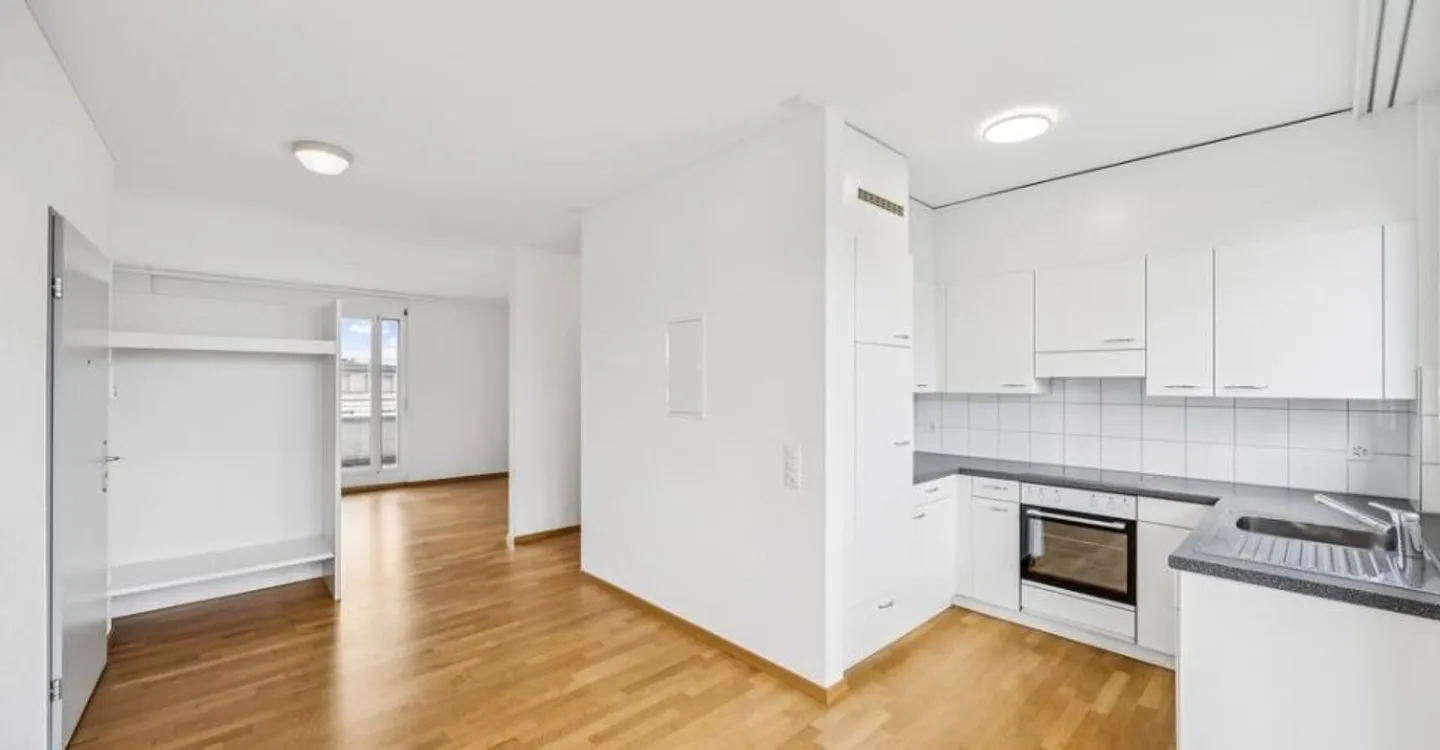 Attractive 3.5 room apartment with spacious balcony in Wittenbach - Photo 3 of 12