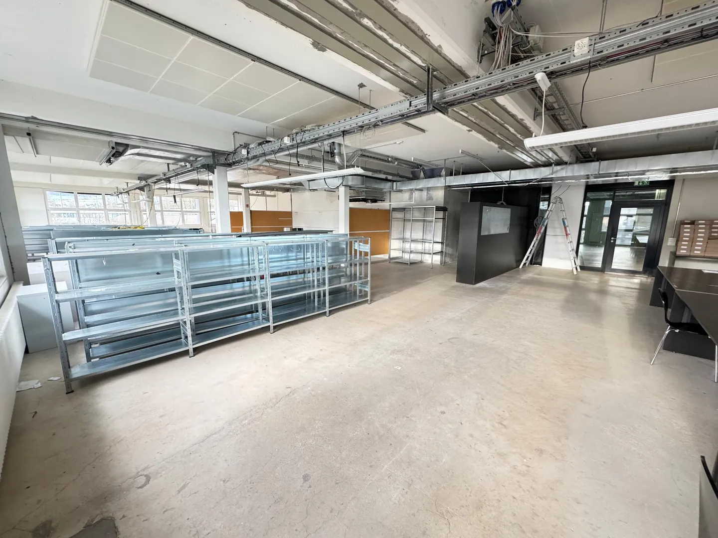 DAMMPARK: Grossraum Bürofläche beim Bahnhof Frick - Foto 5 von 19