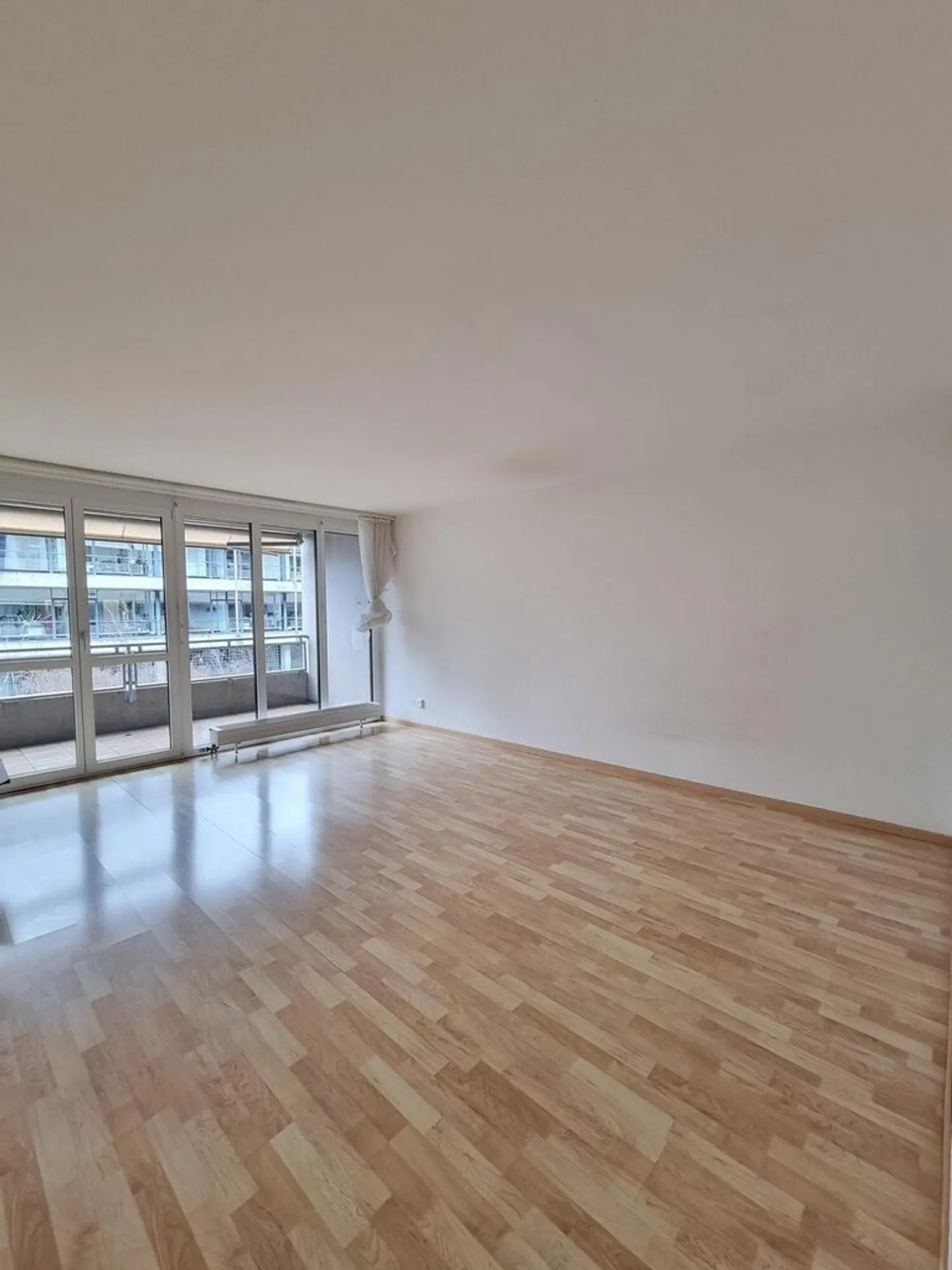 Appartement moderne d'une chambre avec balcon près de Marzili - Photo 2 sur 5