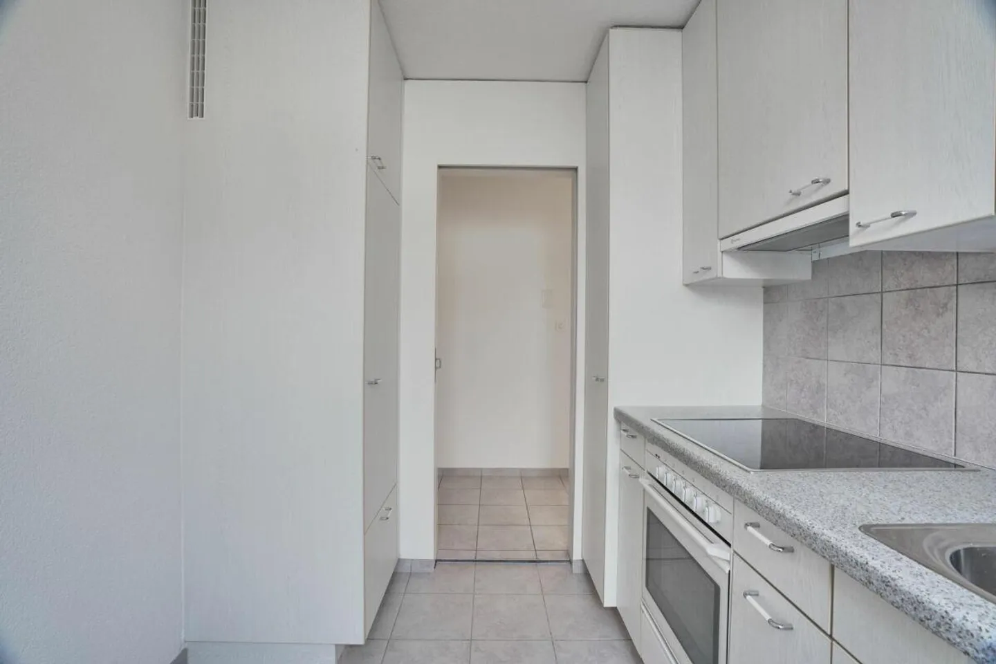 Appartement pratique avec coin jardin - Photo 4 sur 12