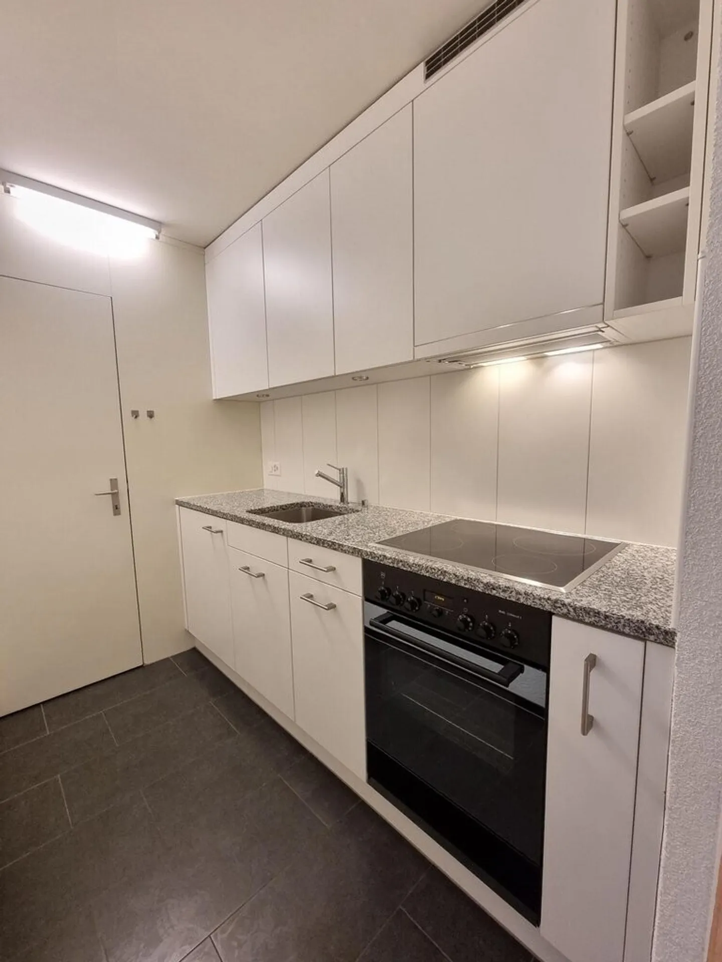 Appartement moderne d'une chambre avec balcon près de Marzili - Photo 3 sur 5