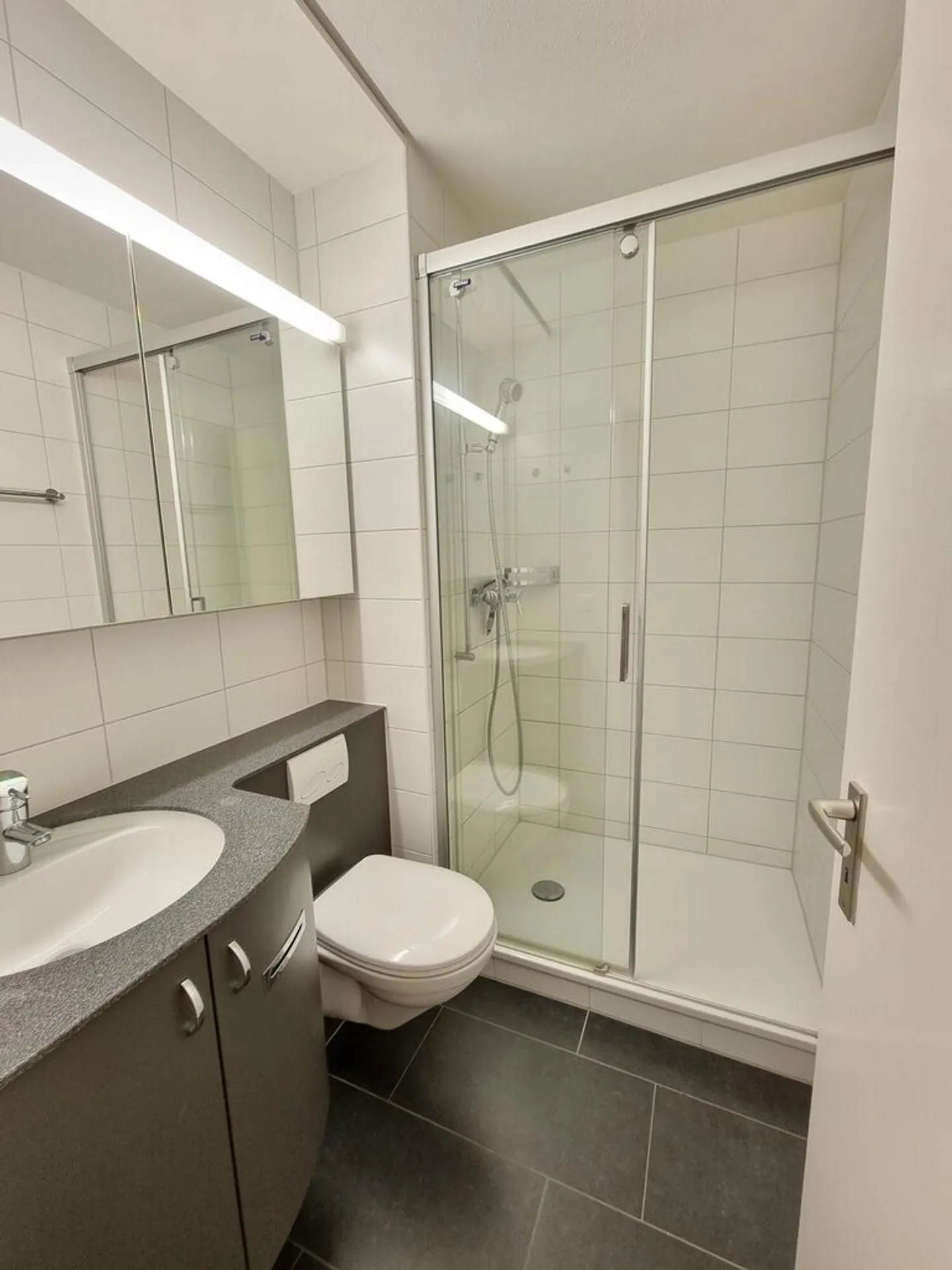 Appartement moderne d'une chambre avec balcon près de Marzili - Photo 4 sur 5