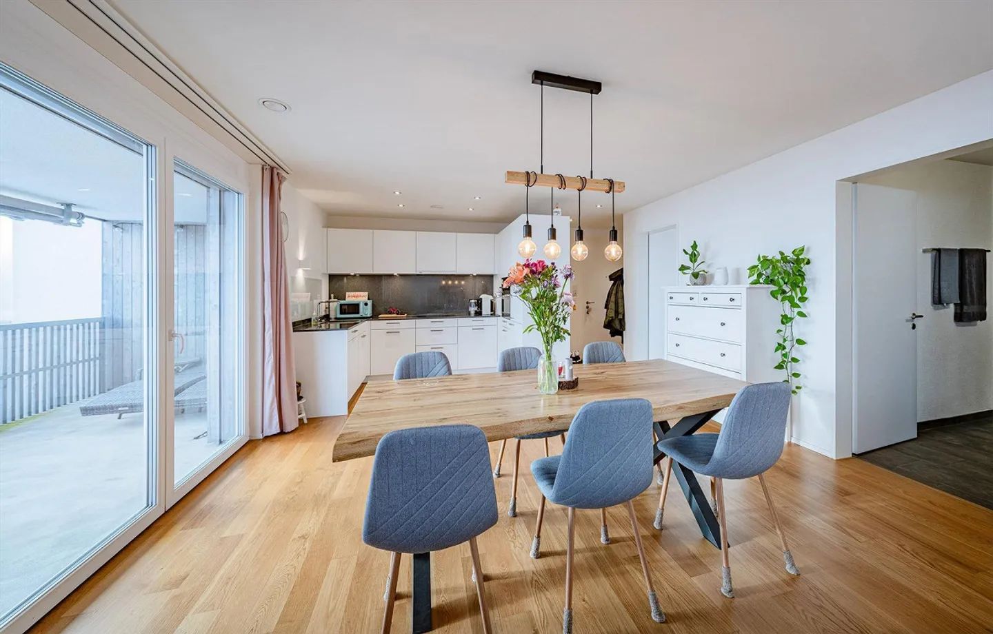 APPARTEMENT MODERNE - STRATÉGIQUE A1 - Photo 2 sur 5