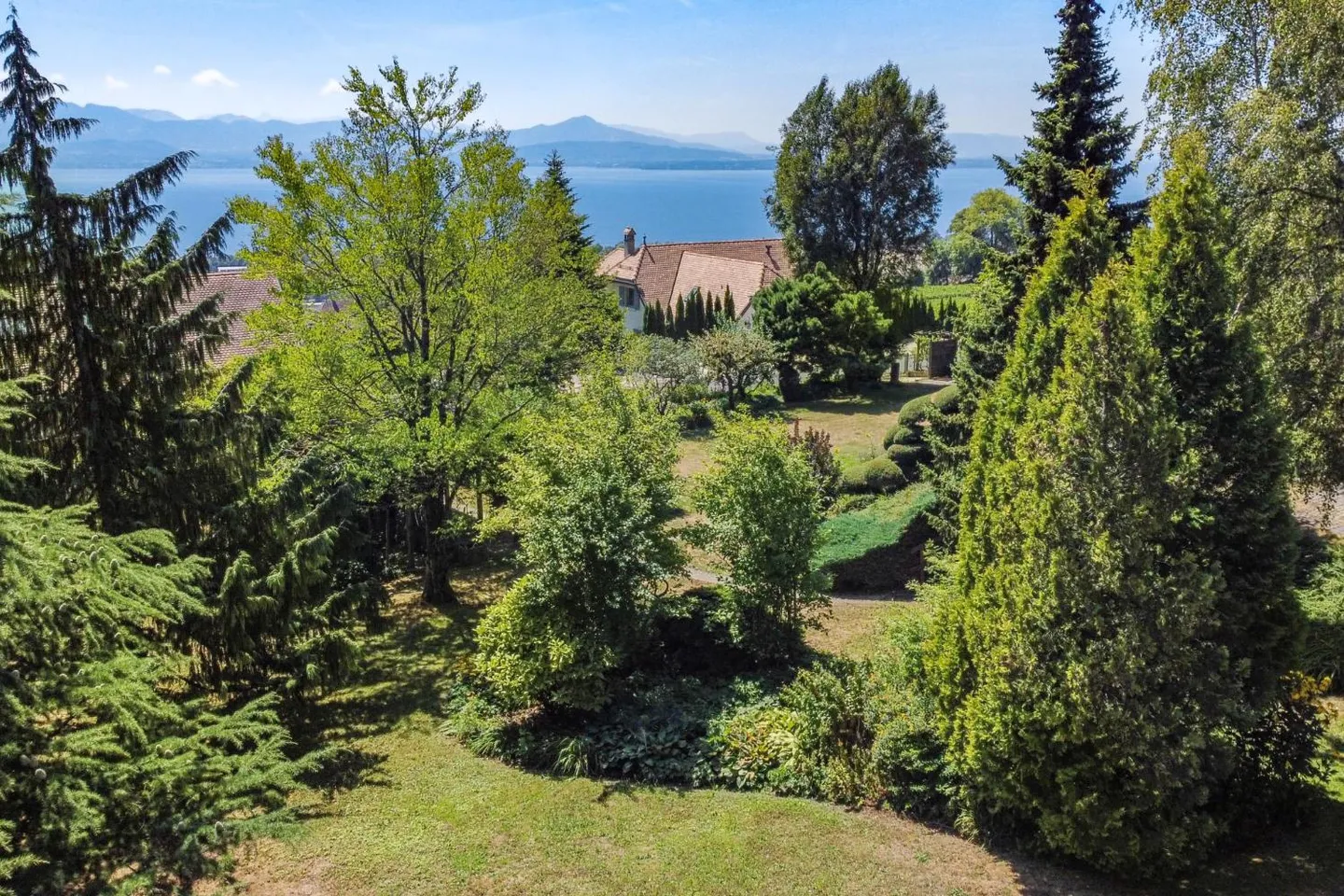 Wunderschöne möblierte Einzelvilla mit herrlichem Blick auf den See in Féchy - Foto 7 von 13