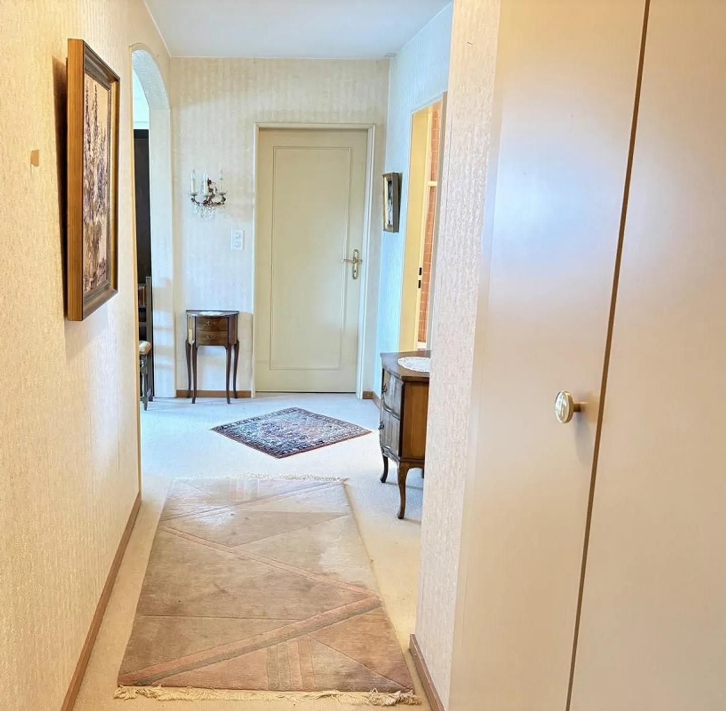 Apartment in an attractive residential and working location - Photo 3 of 8