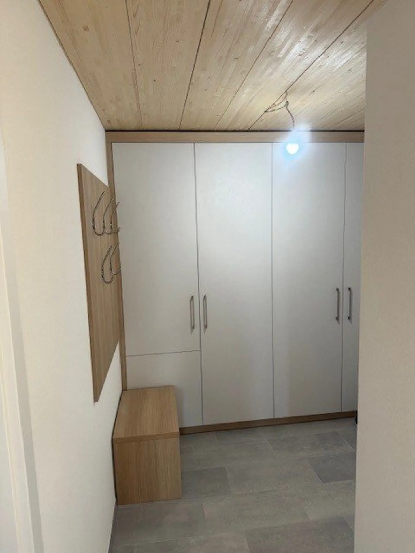 For rent, magnificent 5.5 room apartment in a renovated farmhouse - Photo 6 of 13