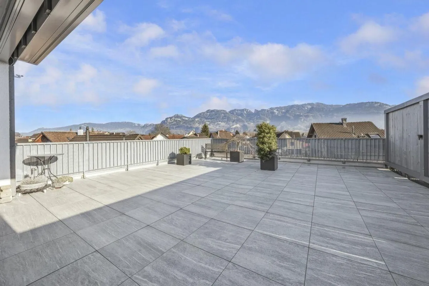 Stilvolles Penthouse mit grosser Terrasse - Foto 2 von 16