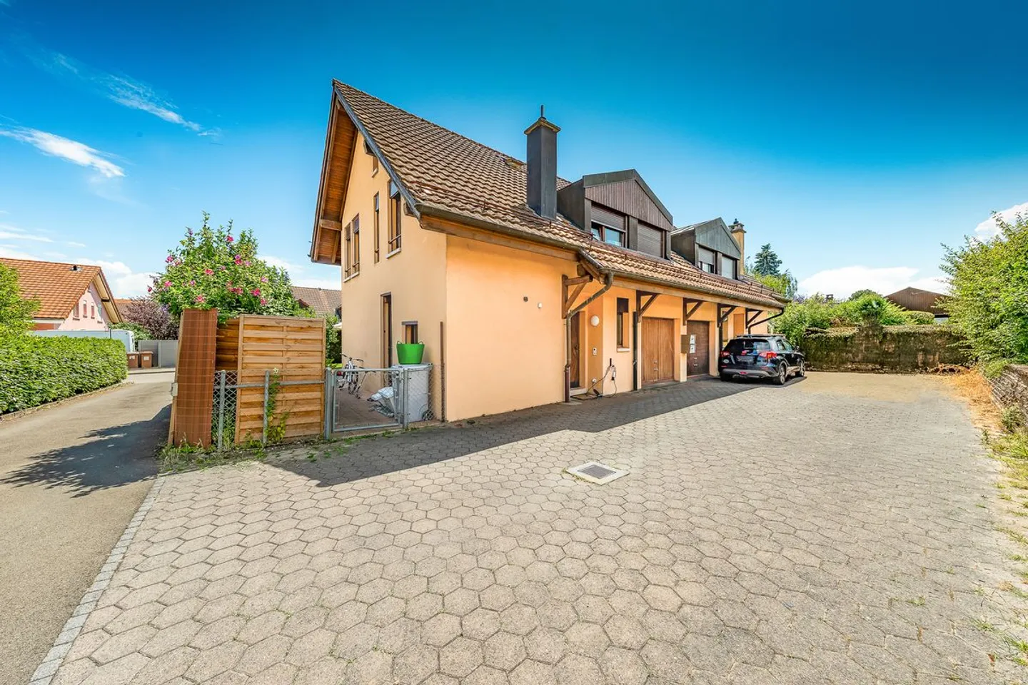 Exclusive! Beautiful Semi-Detached House in Gland! - Photo 1 of 13