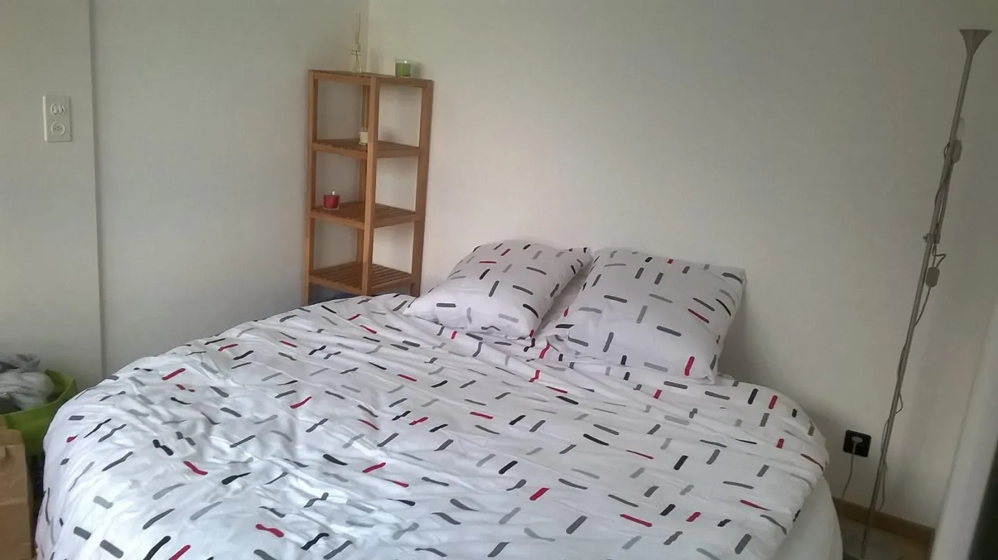 Une chambre à louer dans un appartement de 2 pièces avec une belle vue sur le lac de Constance - Photo 2 sur 2