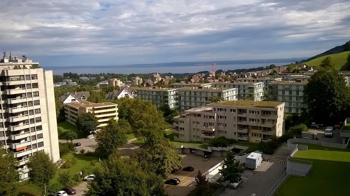 Une chambre à louer dans un appartement de 2 pièces avec une belle vue sur le lac de Constance - Photo 1 sur 2