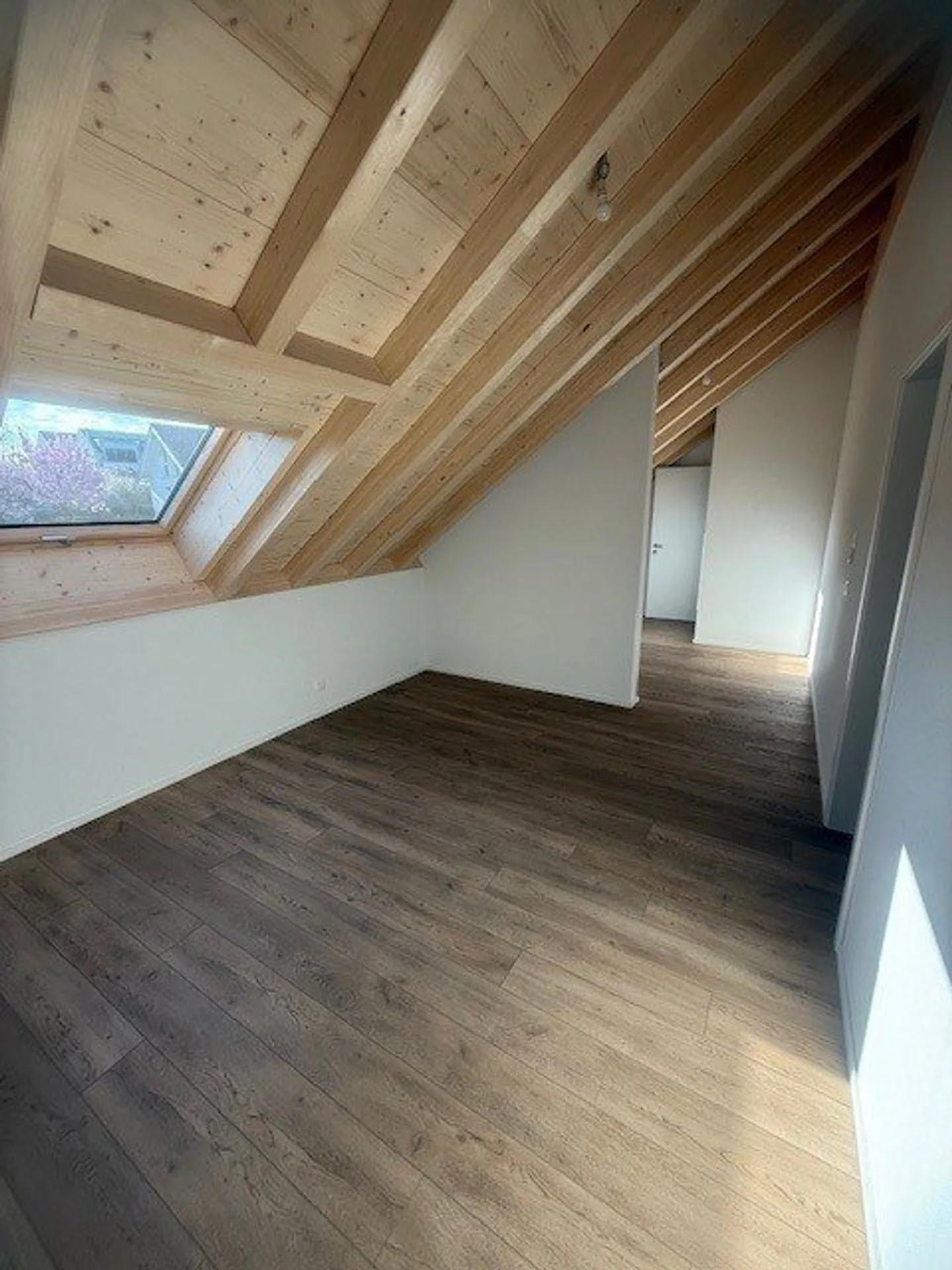For rent, magnificent 5.5 room apartment in a renovated farmhouse - Photo 10 of 13