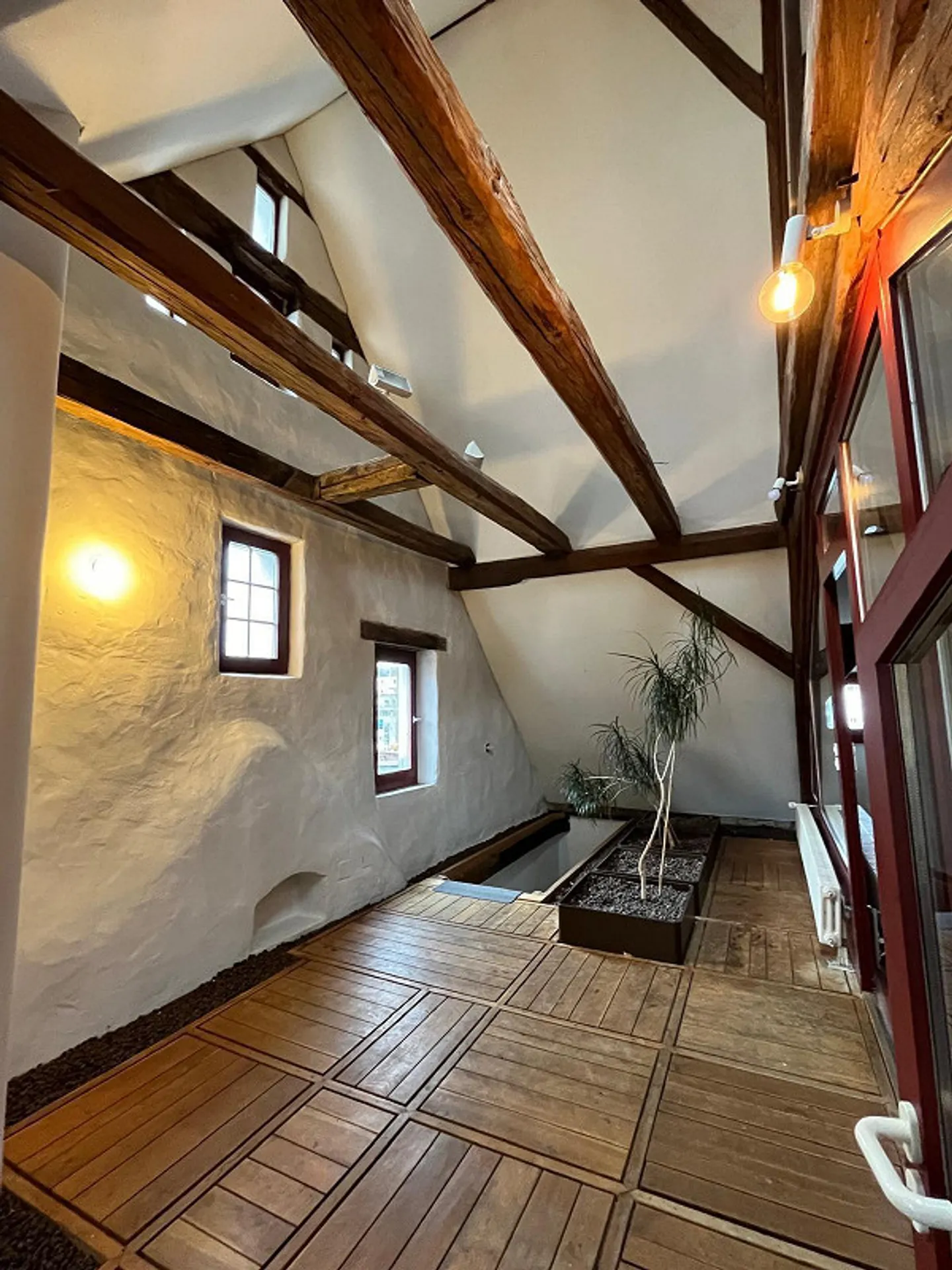 Appartamento mansardato 4 stanze Fischerhaus 15° secolo direttamente sul Reno - Foto 4 di 11