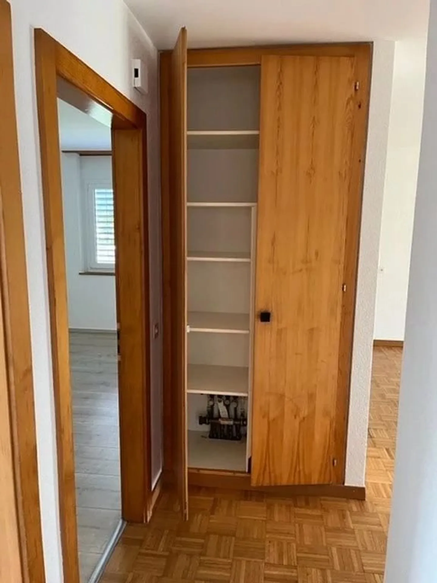 Zu vermieten: Charmantes 2.5-Zimmer-Apartment mit Terrasse in Ardon - Foto 3 von 5