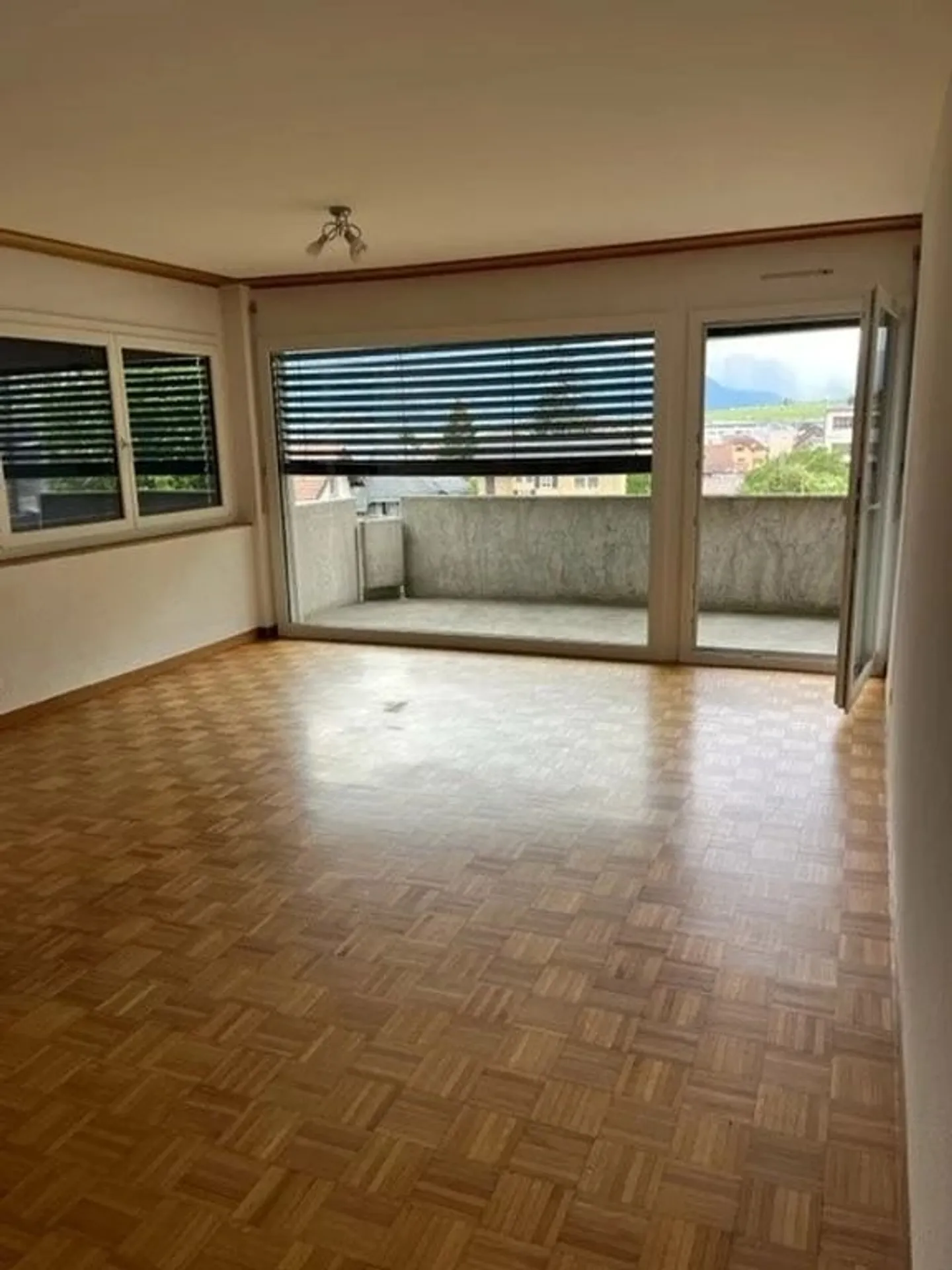 Zu vermieten: Charmantes 2.5-Zimmer-Apartment mit Terrasse in Ardon - Foto 1 von 5