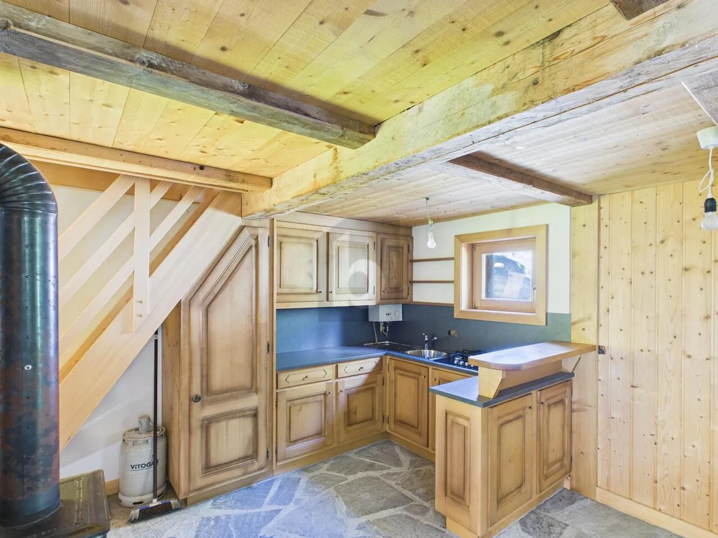 Charming Mountain Retreat - Photo 3 of 6