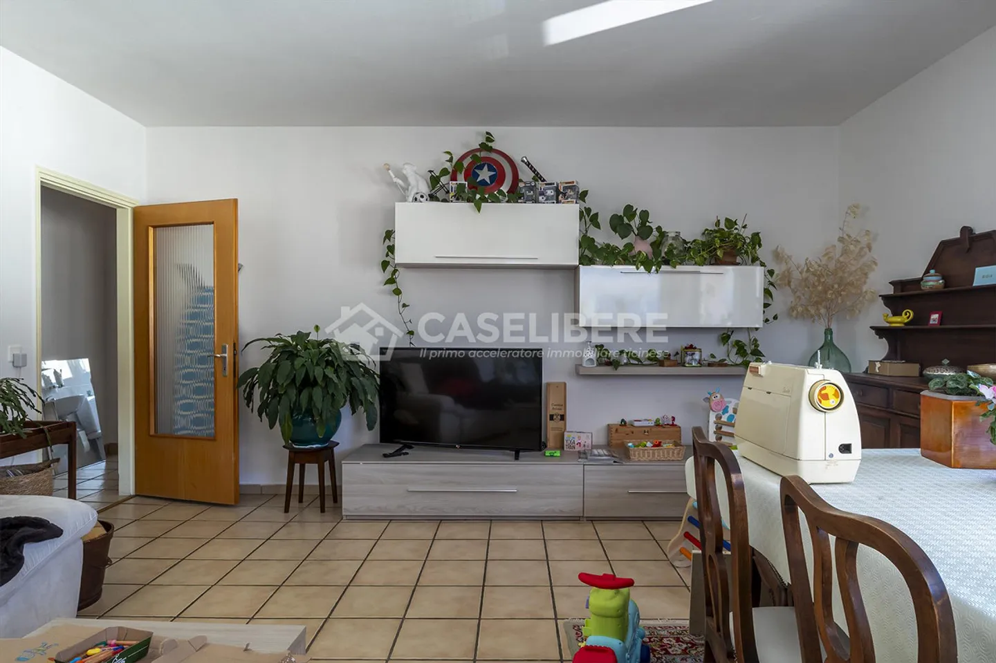 Ampio appartamento 4.5 locali - Foto 2 di 8