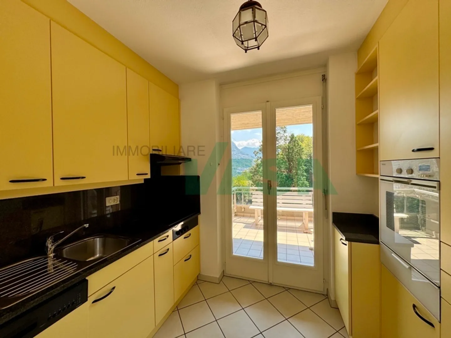 Spacious 3.5-room apartment in a beautiful and quiet location in the green - Photo 9 of 11