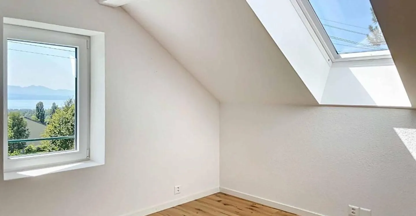 Triplex with 4.5 rooms - large garden and partial lake view - Photo 7 of 12