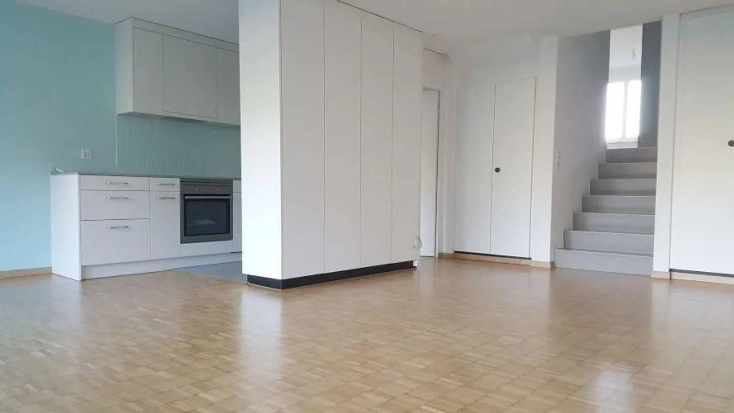 Duplex apartment in a quiet location - Photo 3 of 9