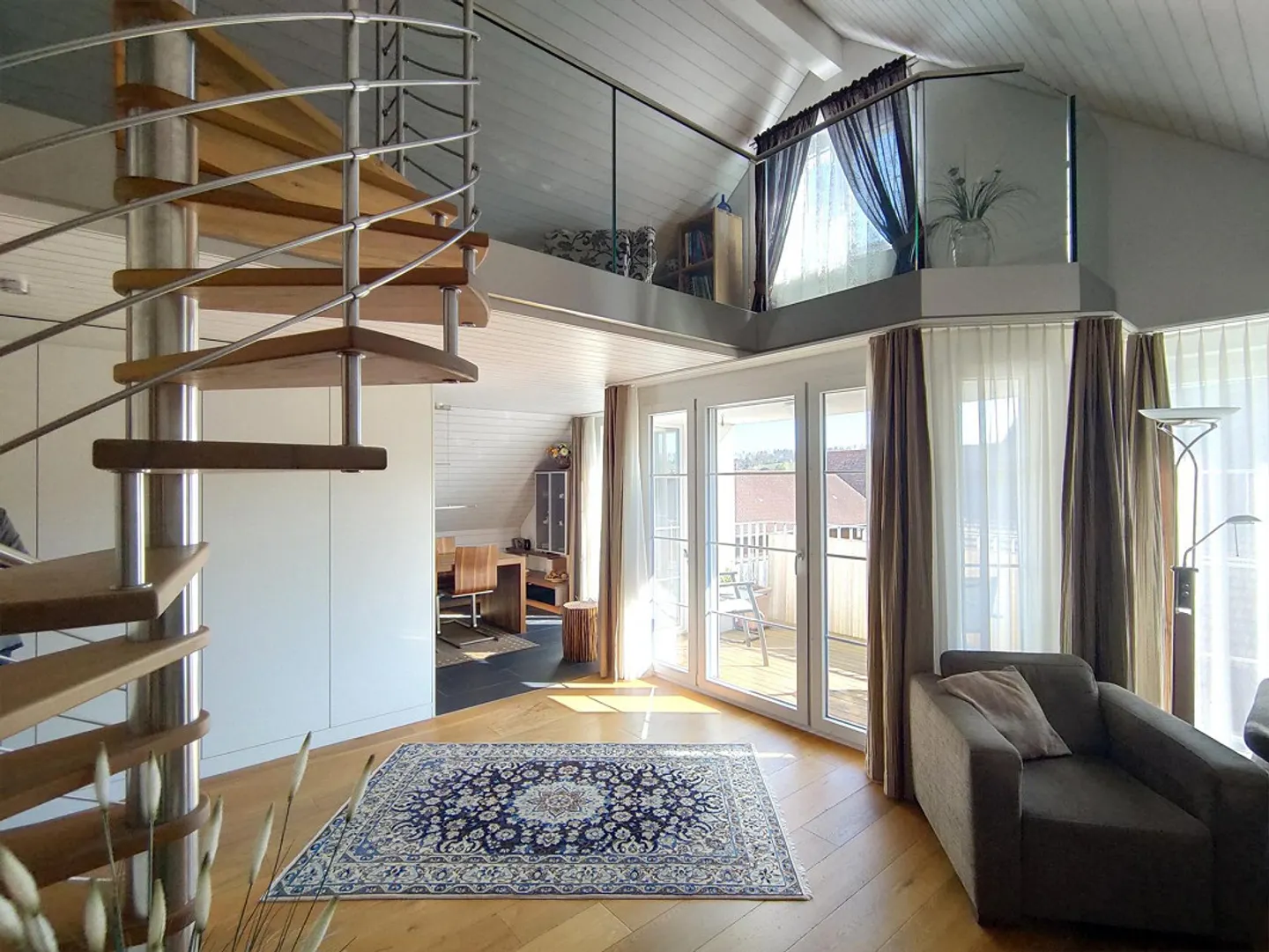 Maisonette apartment with high-quality standard in a quiet location - Photo 4 of 13