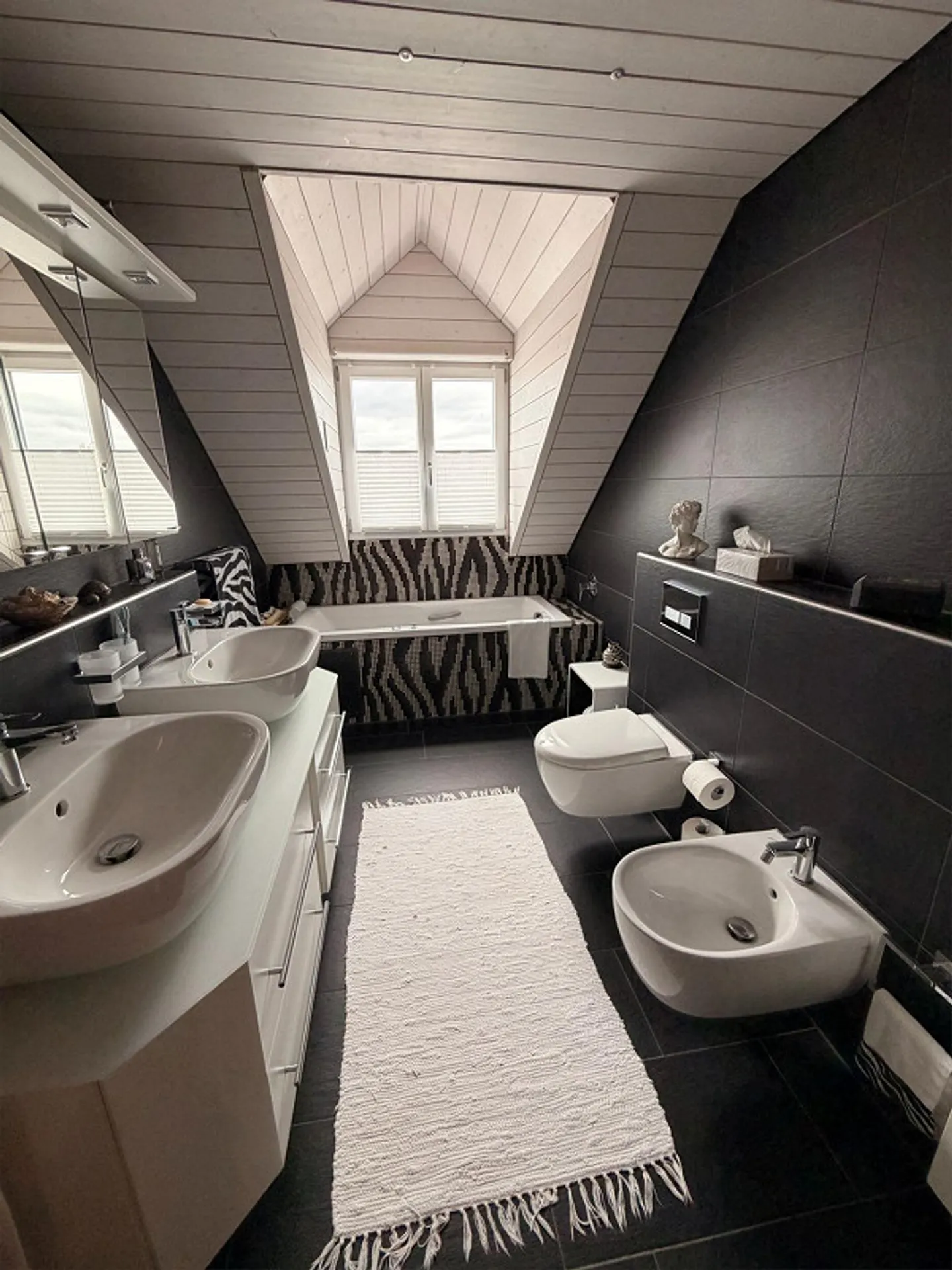 Maisonette apartment with high-quality standard in a quiet location - Photo 7 of 13