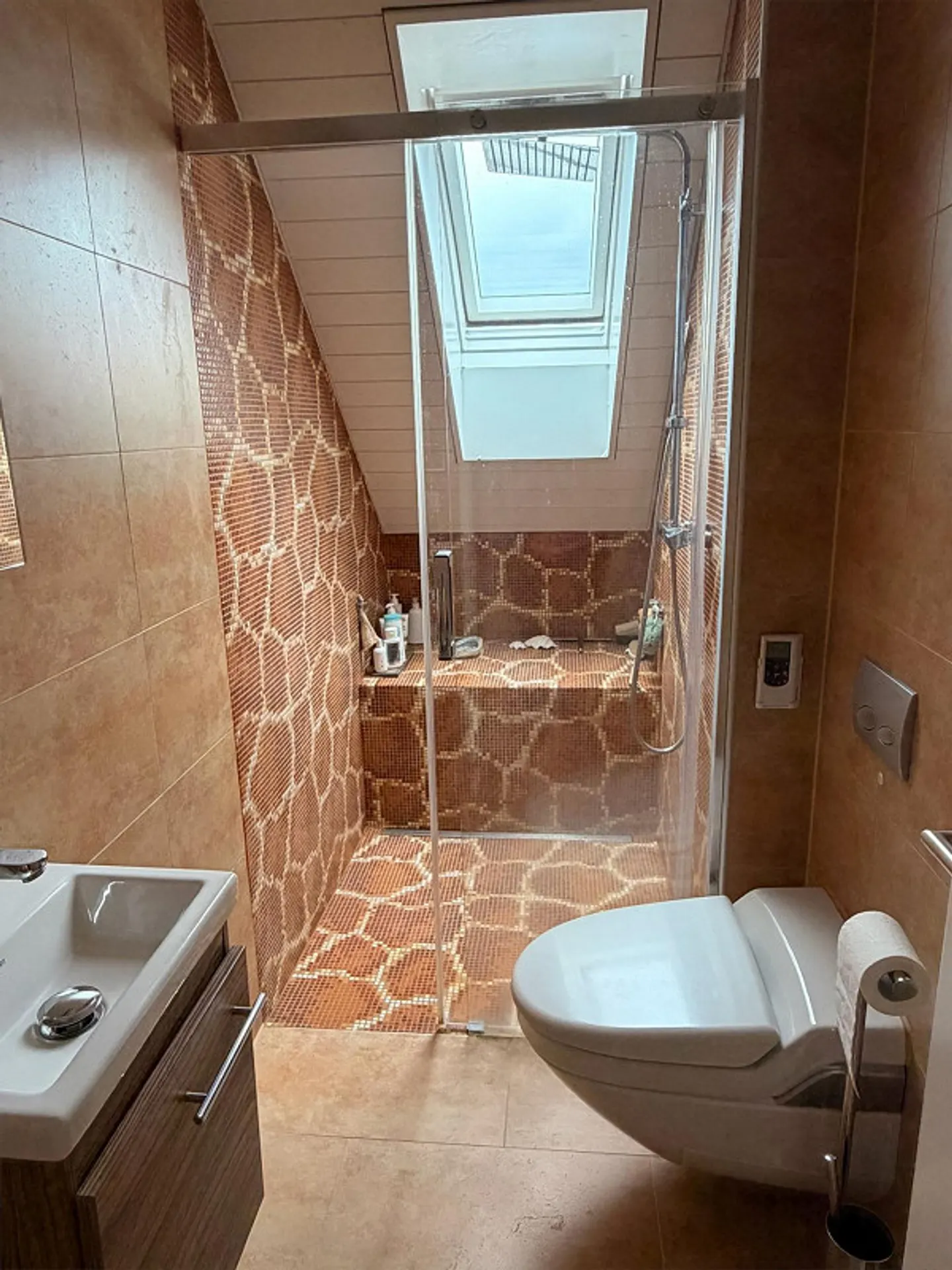 Maisonette apartment with high-quality standard in a quiet location - Photo 8 of 13