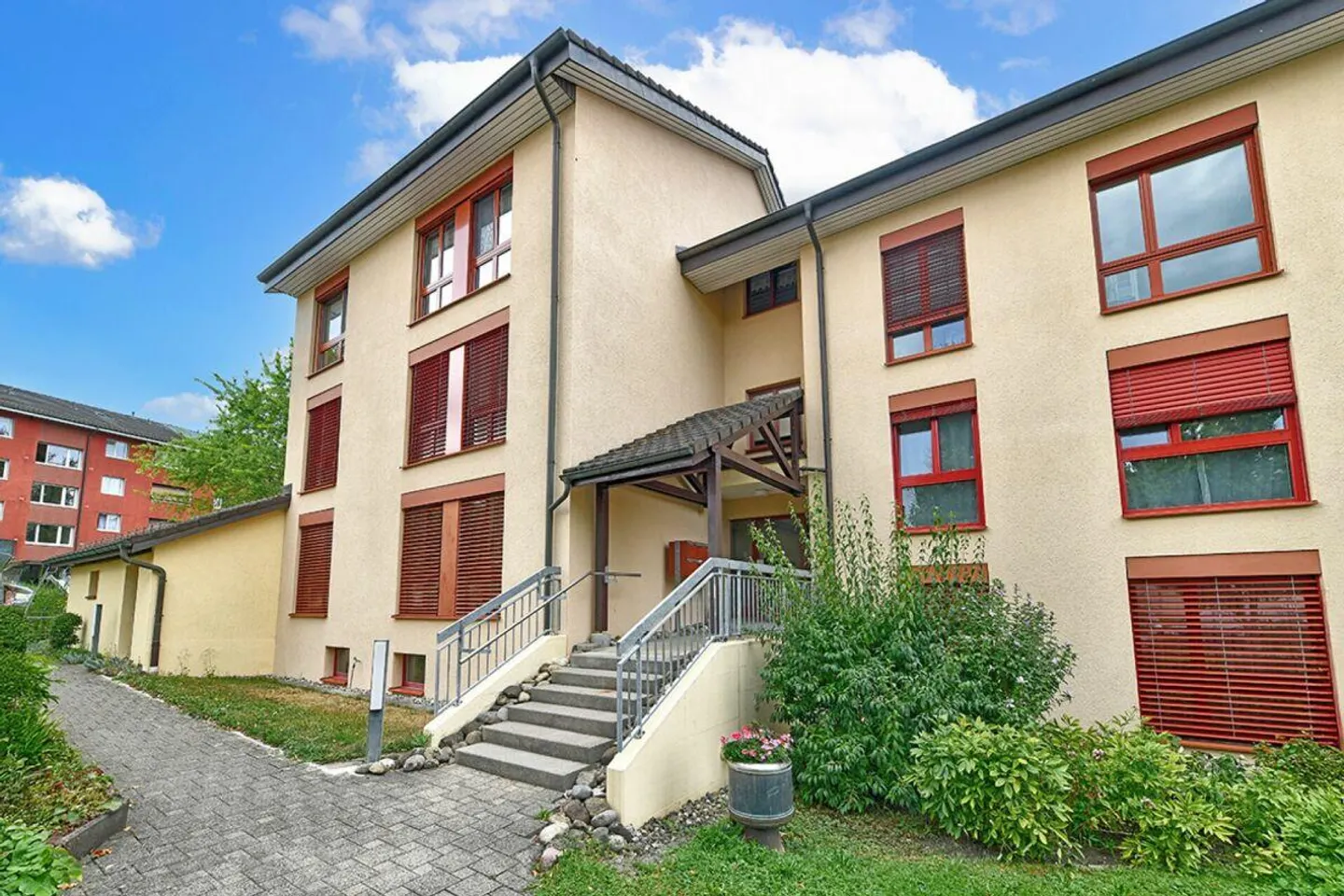 Charming 3.5-Room Apartment - Photo 1 of 15
