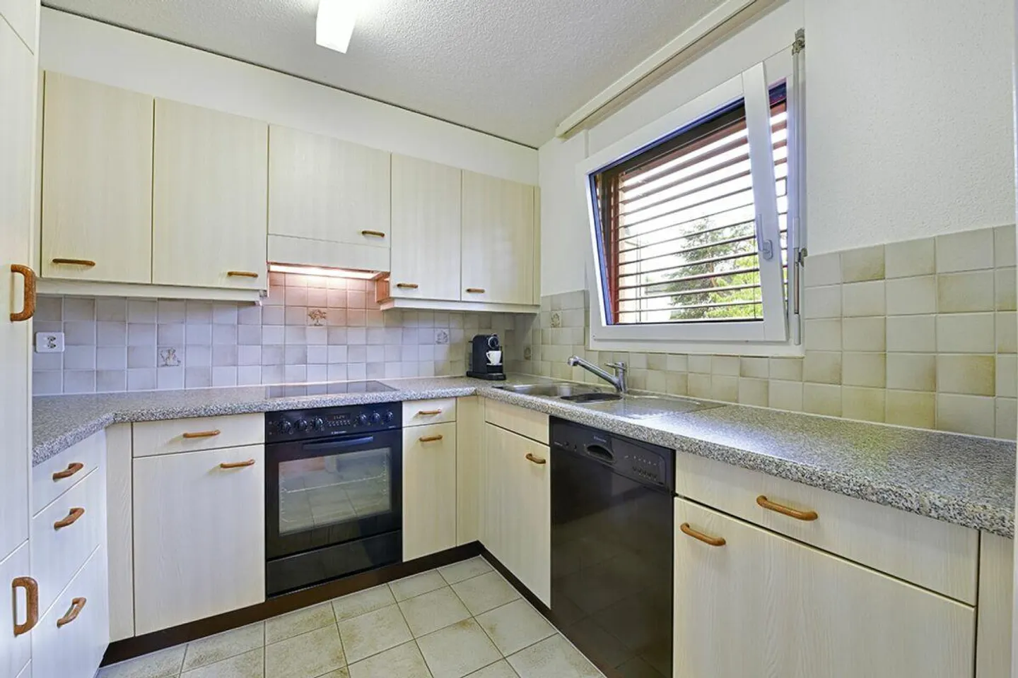 Charming 3.5-Room Apartment - Photo 4 of 15