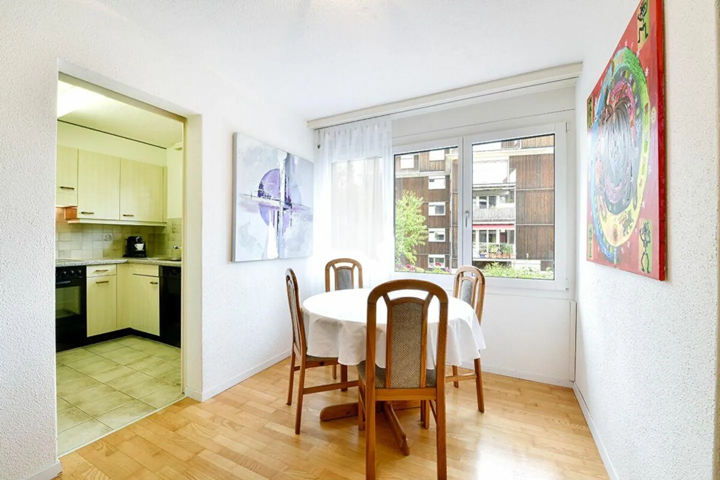 Charming 3.5-Room Apartment - Photo 5 of 15