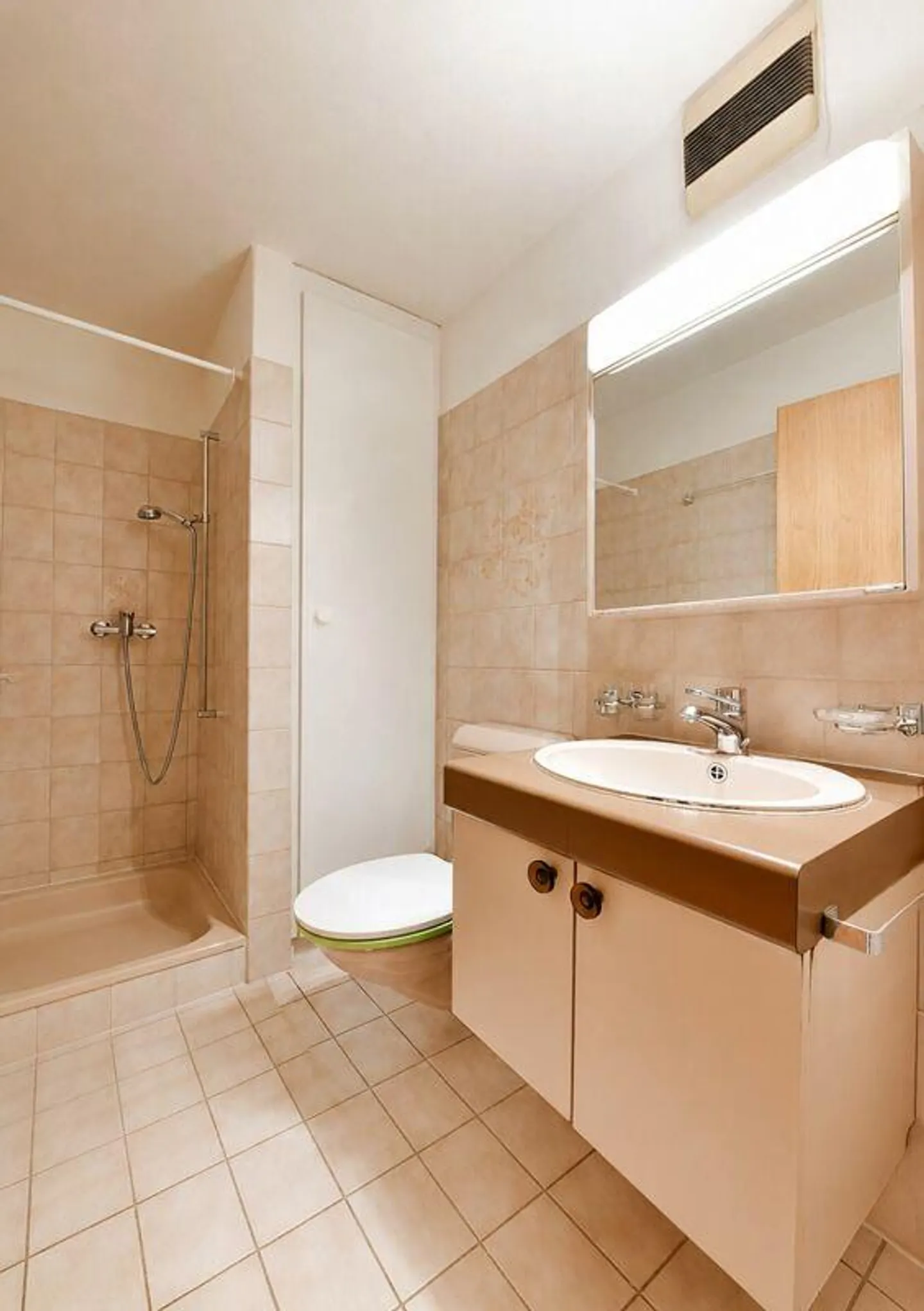 Charming 3.5-Room Apartment - Photo 10 of 15