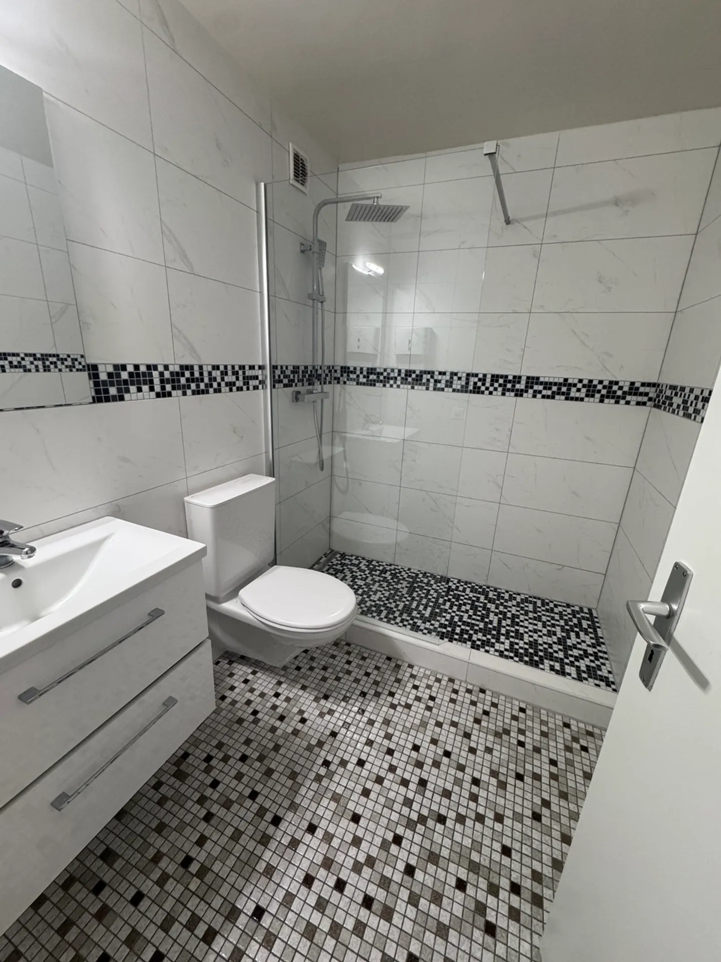 Payerne, for rent, city center, 50 m2 office - Photo 4 of 6