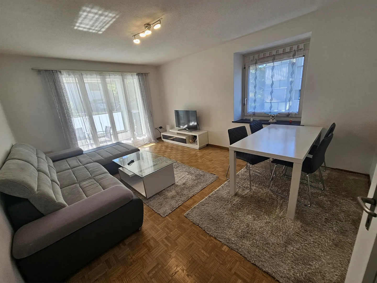 Temporary Sublet: Furnished 3-Room Apartment with Balcony - Photo 1 of 4
