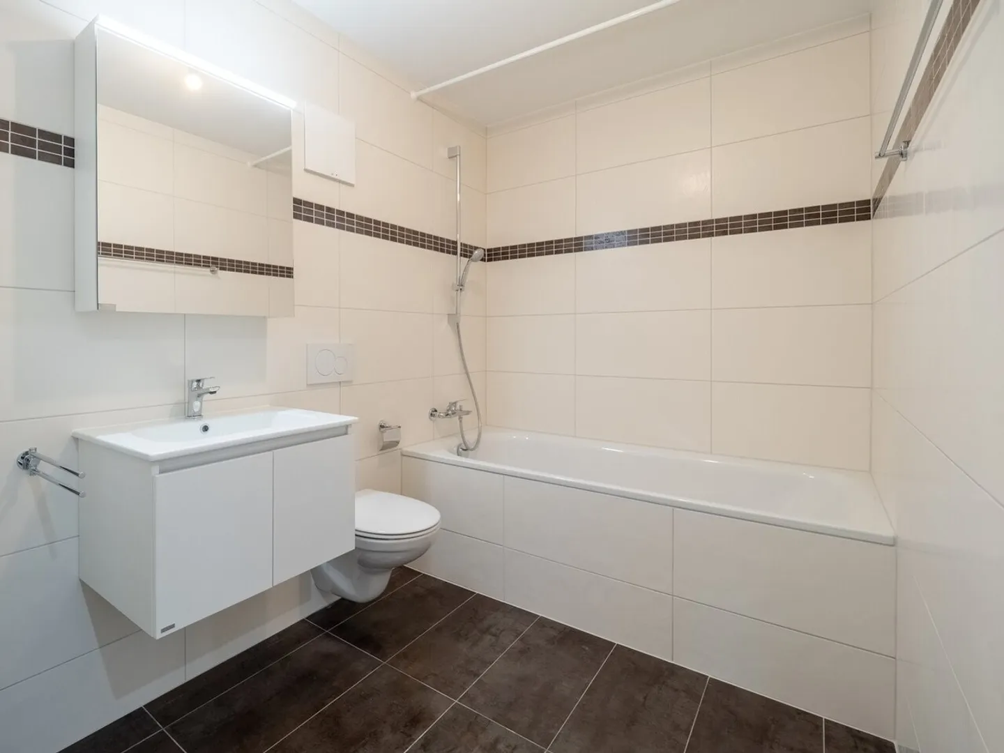 3.5 Room Apartment on the 3rd Floor! - Photo 8 of 10